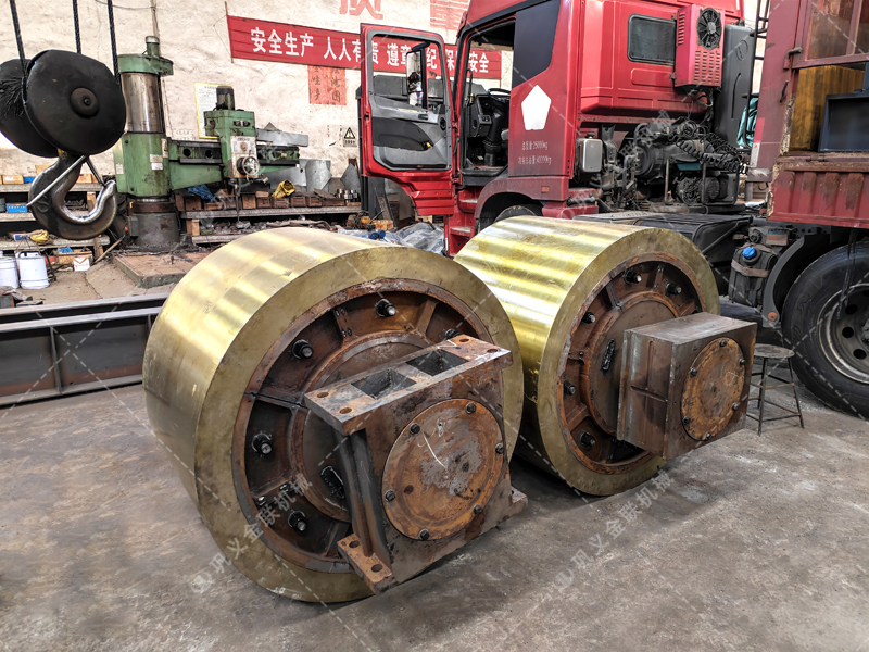 石英石硬度高，對輥制砂機(jī)能否穩(wěn)定運(yùn)行并保證出料質(zhì)量？