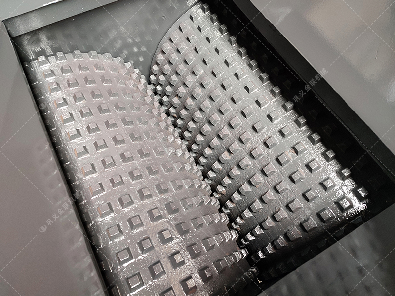 建筑垃圾處理為何首先選擇雙齒輥破碎機(jī)？這3個(gè)優(yōu)勢(shì)太明顯！